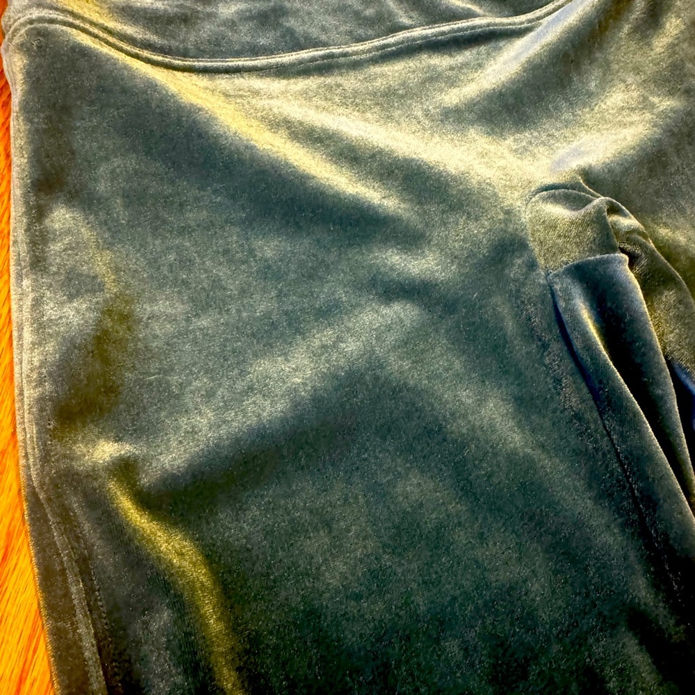 Nwot SPANX Velvet High Rise Leggings: Malachite Emerald Green